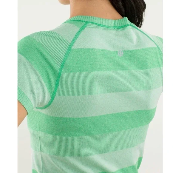 Lululemon Run: Swiftly Tech Short Sleeve in Heathered Green Bean Size 8 - Picture 3 of 14